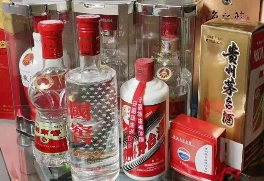 回收10年五粮液整箱